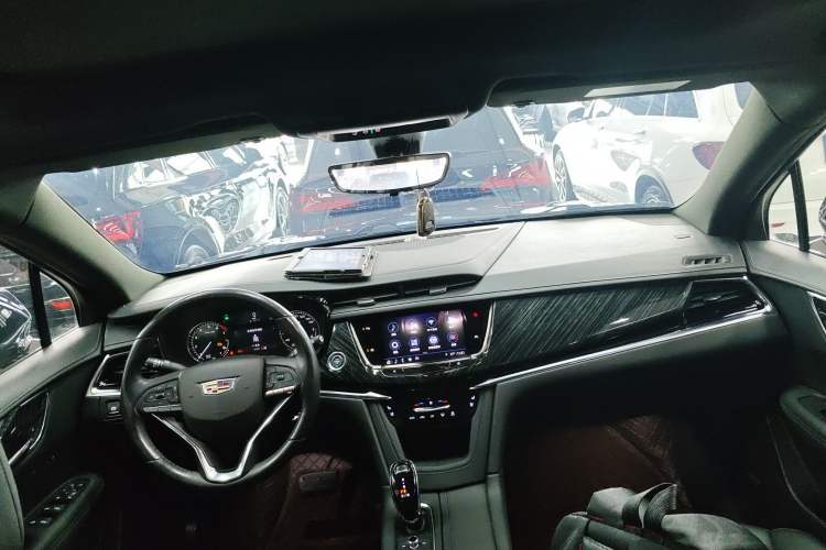 Used Cadillac XT6 2022 2.0T Six-Seater Four-Wheel-Drive Luxury Standard Edition
