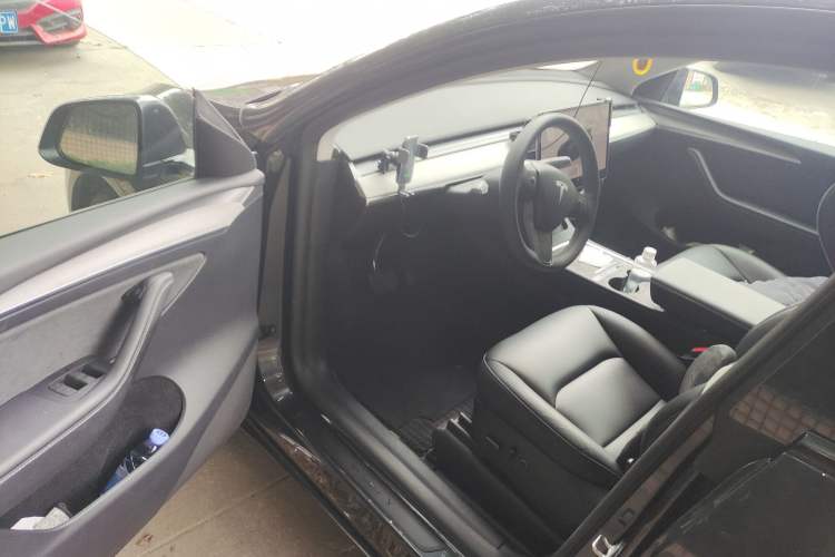 Used Tesla Model Y 2024 Long-Range All-Wheel-Drive Version Driver Seat