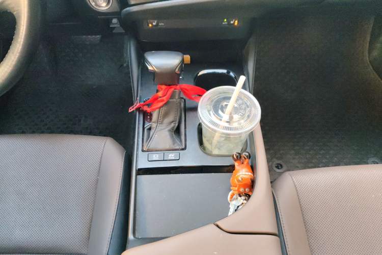 Used Lexus ES 2022 300h Excellence Edition
