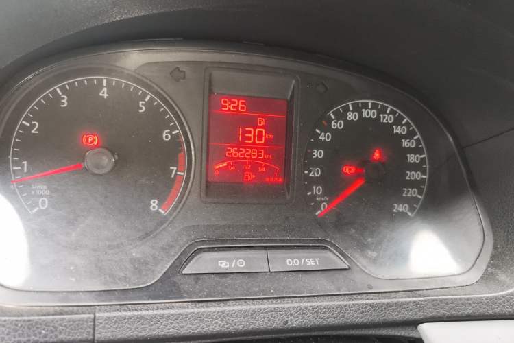 Used Volkswagen Jetta 2015 Zhuihui Edition 1.6L Manual Comfort Model Odometer Close Up