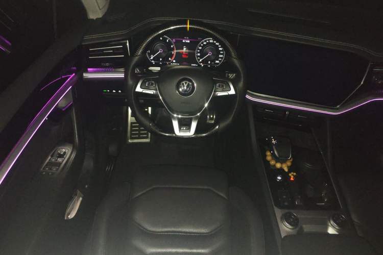 Used Volkswagen Touareg 2019 3.0 TSI RuiFeng Edition China V Standard Steering Wheel