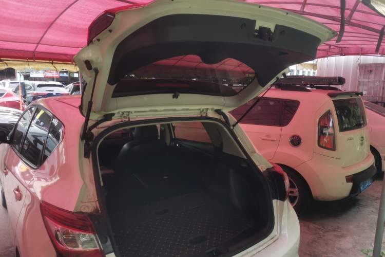 Used Nissan Tiida 2019 1.6L CVT Smart Drive Version China VI Standard Trunk