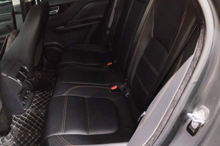 Used Jaguar F-PACE 2018 2.0T Four-Wheel Drive Urban Luxury Edition Left Rear Seat