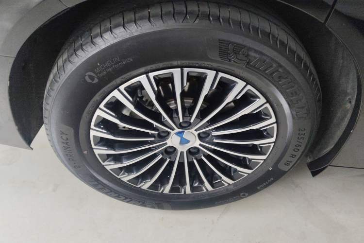 Used Denza D9 2022 DM-i 945 Luxury Model
