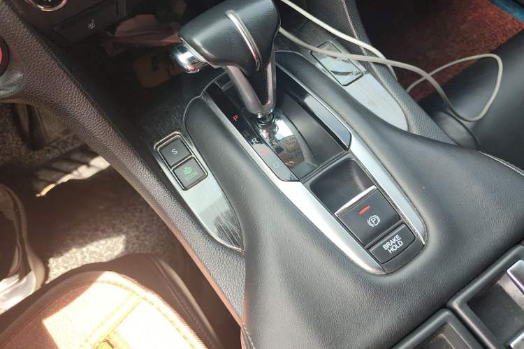 Used Honda Avancier 2017 240TURBO Two-Wheel Drive Premium Edition Gear Lever