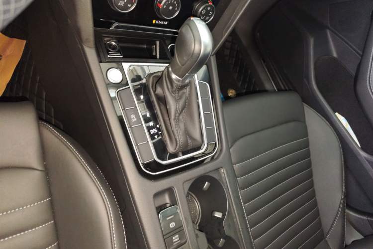 Used Volkswagen Magotan 2025 Zhongxiang Version 280TSI DSG Comfort Edition