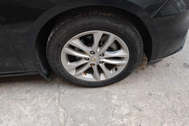 Used Chevrolet Malibu XL 2018 530T Automatic RuiChi Edition Right Front Wheel Hub