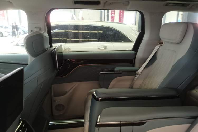 Used SAIC MAXUS G90 2022 2.0T Interstellar Flagship Edition