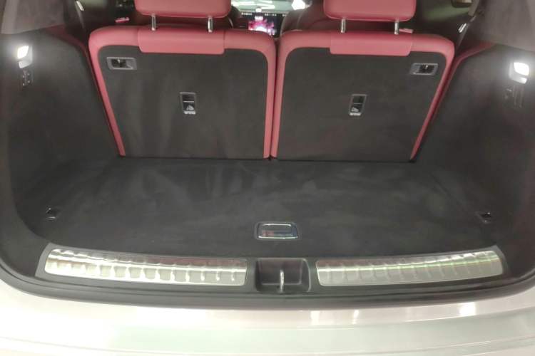 Used Hima AITO M8 2025 Extended-Range Ultra Version 53.4 kWh 6-Seater Edition Trunk