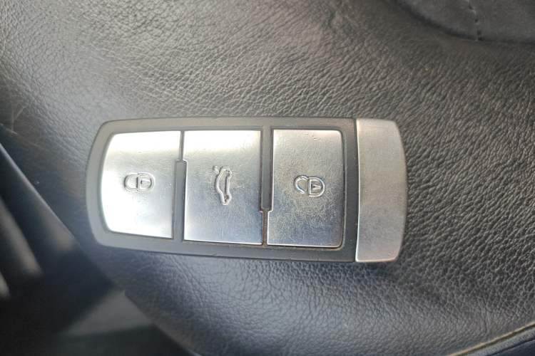 Used Volkswagen Magotan 2016 1.8TSI Luxury Comfort Model
