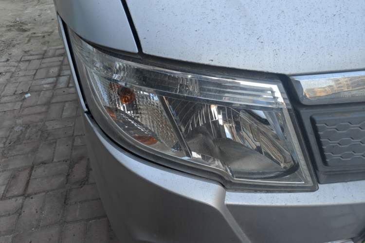 Used FAW Jiabao V75 2015 1.0L Standard Version DAM10AR