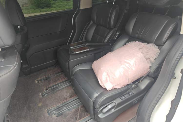 Used Honda Elysion 2016 2.4L Luxury Edition
