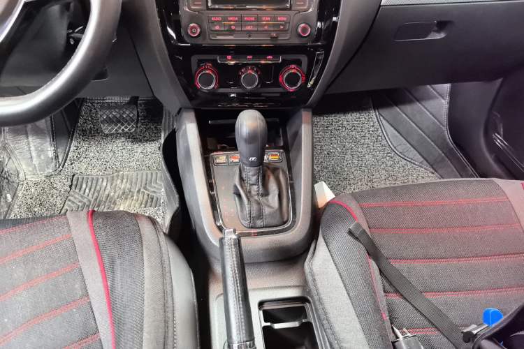 Used Volkswagen Sagitar 2015 230TSI Automatic Comfort Version