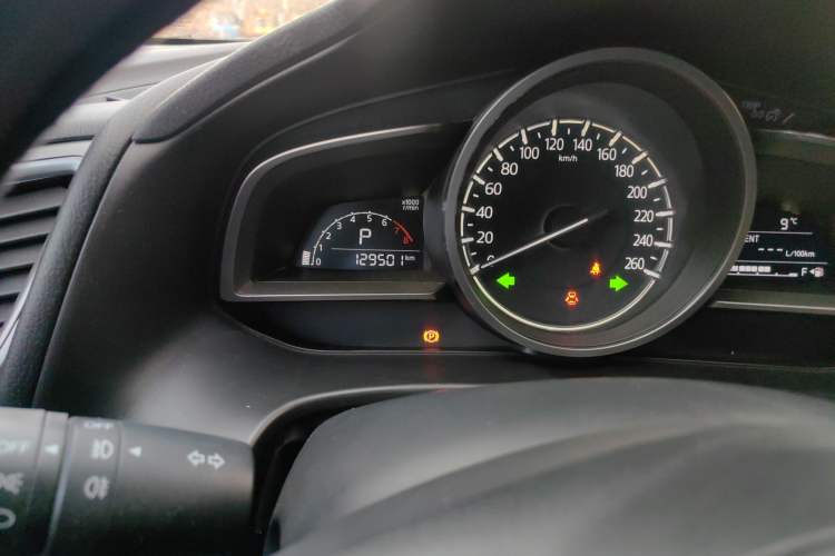 Used Mazda Mazda 3 Axela 2017 Sedan 1.5L Automatic Luxury Model Emission Standard China V
