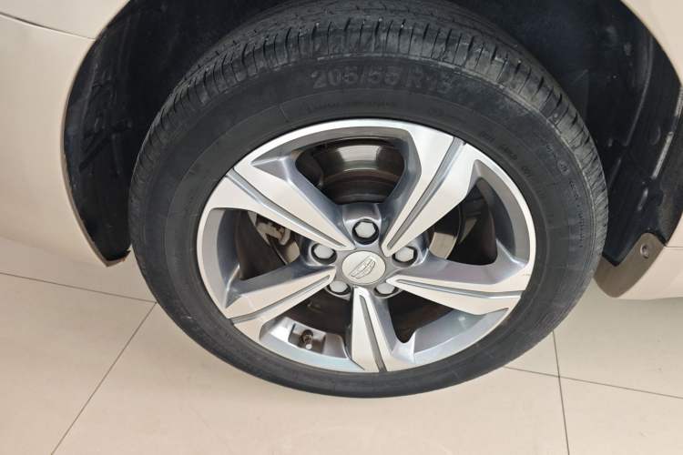 Used Geely Auto Emgrand GL 2018 1.8L Manual Elite Smart Connectivity Version