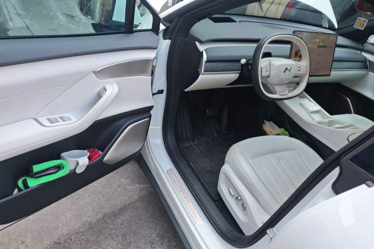 Used ONVO L60 2024 60 kWh Rear-Drive Version