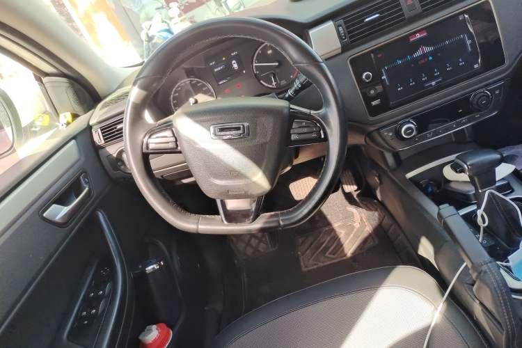 Used Qoros 3 2016 Urban SUV 1.6T Automatic Zhiyue Model