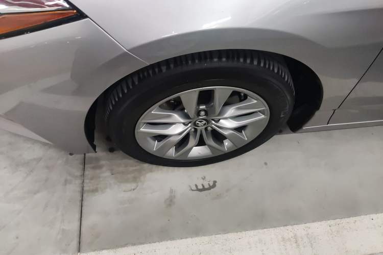 Used Toyota Avalon 2019 Dual-Engine 2.5L Luxury Edition China VI Standard
