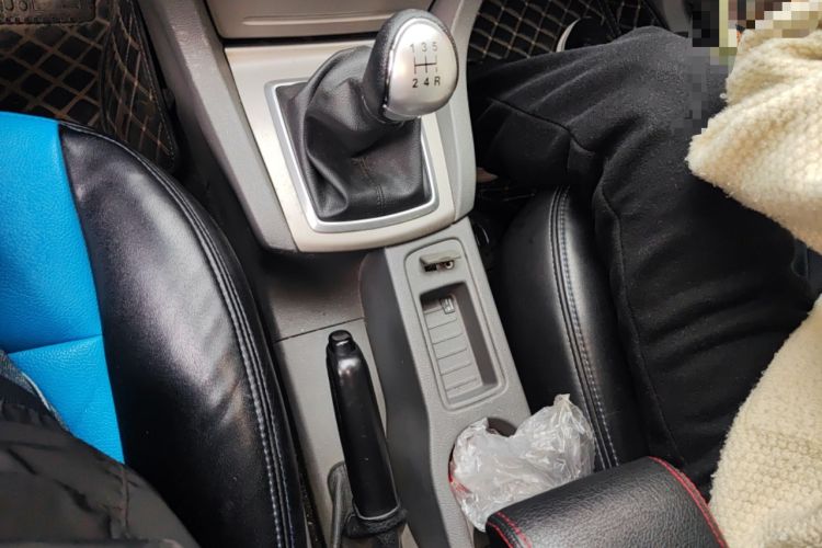 Used Ford Focus 2013 Hatchback Classic 1.8L Manual Base Model Gear Lever