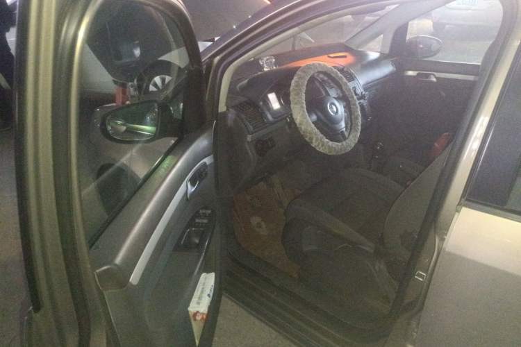 Used Volkswagen Touran 2013 1.4T Manual Fashion Edition 5 Seats Driver Seat