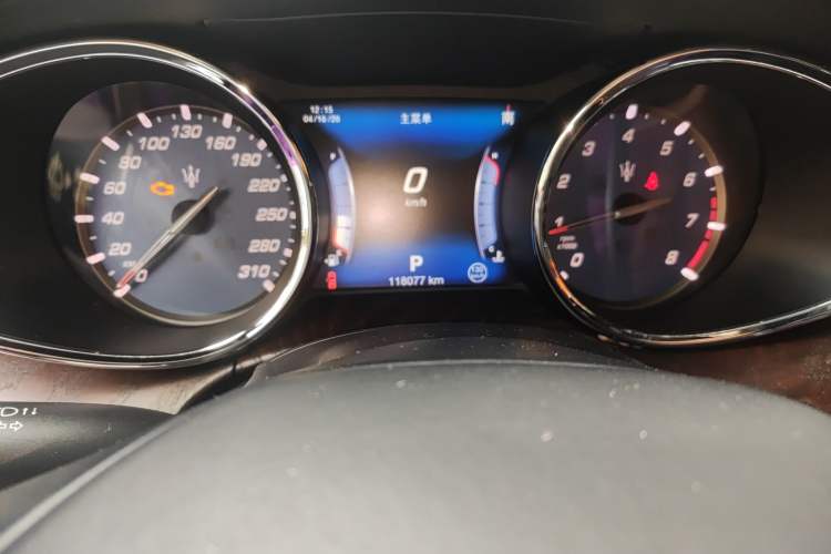 Used Maserati President 2015 3.0T Standard Model Odometer Close Up