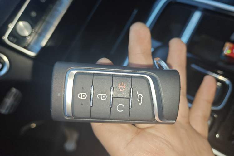 Used GAC Trumpchi GS8 2019 390T Two-Wheel Drive Luxury Smart Connectivity Version (7 Seats) Vehicle Key