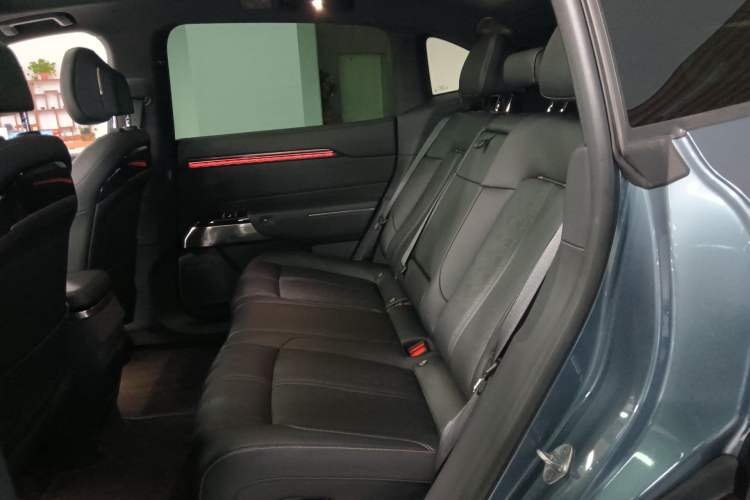 Used Zeekr 7X 2025 100 kWh Long-Range Rear-Wheel Drive with Intelligent Driving Features Left Rear Seat