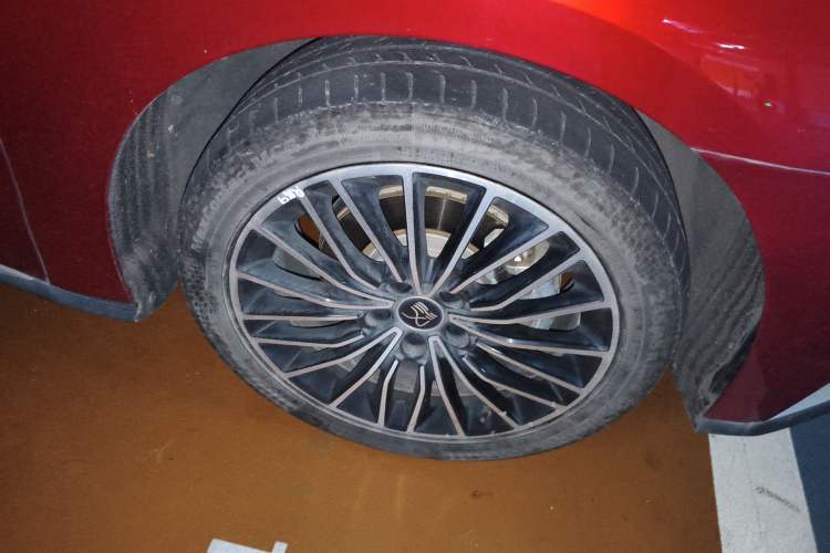 Used BYD Han 2020 DM Four-Wheel Drive Performance Edition Luxury Model Right Front Wheel Hub