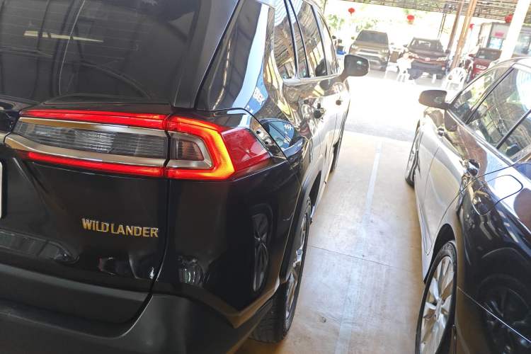 Used Toyota Wildlander 2023 2.0L CVT Two-Wheel Drive Leading Edition
