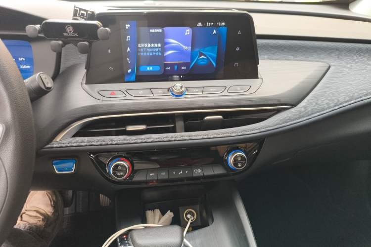 Used Buick Velite 6 2023 Revised Version 430 km Range – Commuter Edition Audio And AC Panel