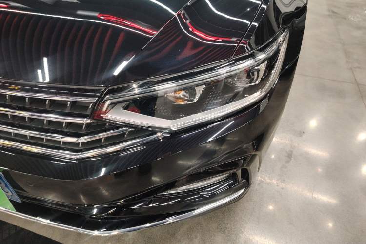 Used Volkswagen Magotan 2023 2 Million Units Commemorative Edition 330TSI DSG Luxury Version Left Front Headlight