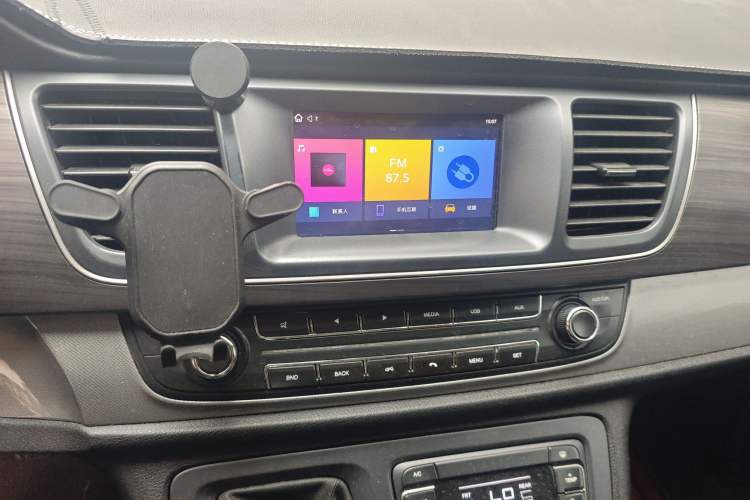 Used SAIC MAXUS G10 2019 PLUS 1.9T Manual Elite Edition Diesel China V Standard
