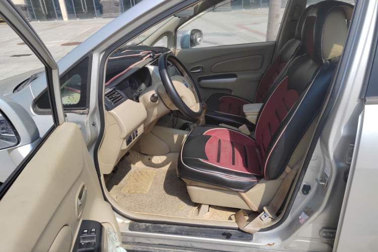 Used Venucia D50 2013 1.6L Manual Luxury Edition