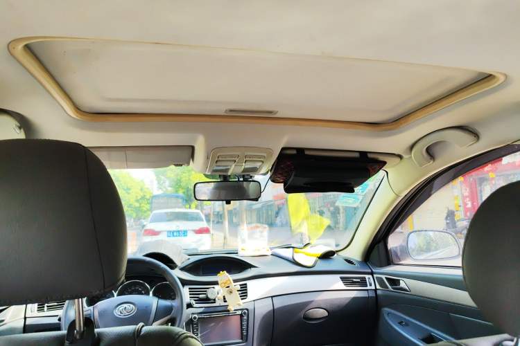 Used Dongfeng Aeolus H30 2012 1.6L Automatic Prestige Model
