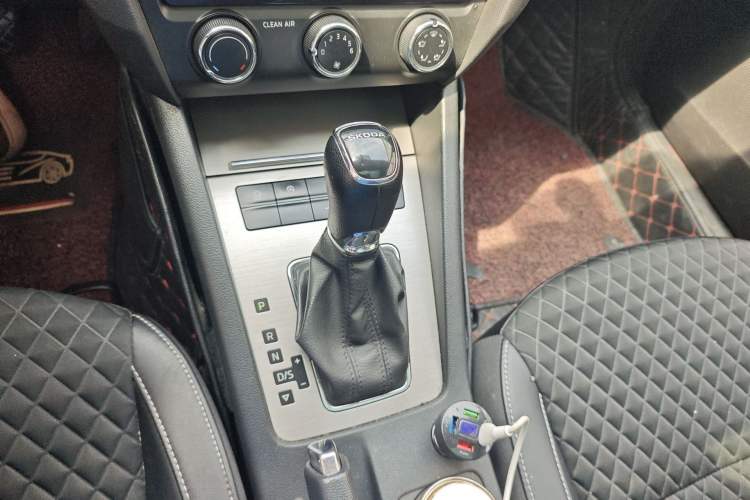 Used Skoda Octavia 2019 1.5L Automatic Smart Drive Luxury Edition China VI Standard