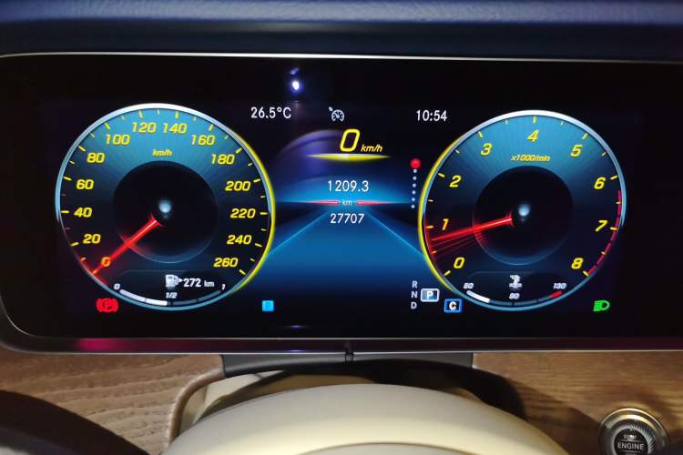 Used Mercedes-Benz E-Class 2022 E 300 L Luxury Model Odometer Close Up