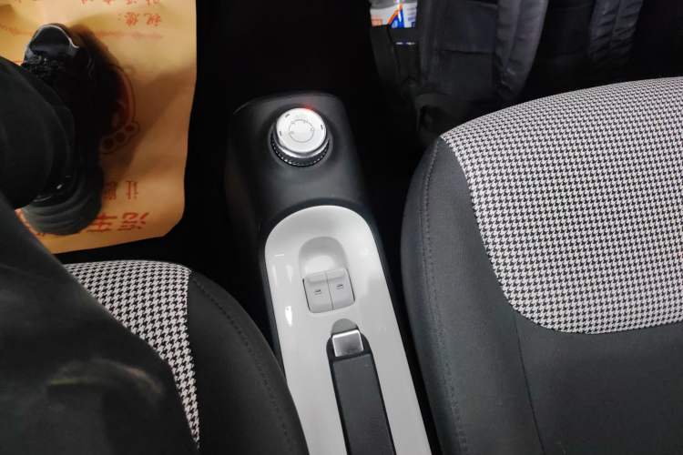 Used Wuling Hongguang MINIEV 2024 3rd Generation 215km Youth Edition Gear Lever