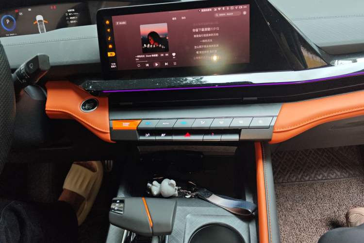 Used Changan UNI-V 2023 1.5T Sport Edition