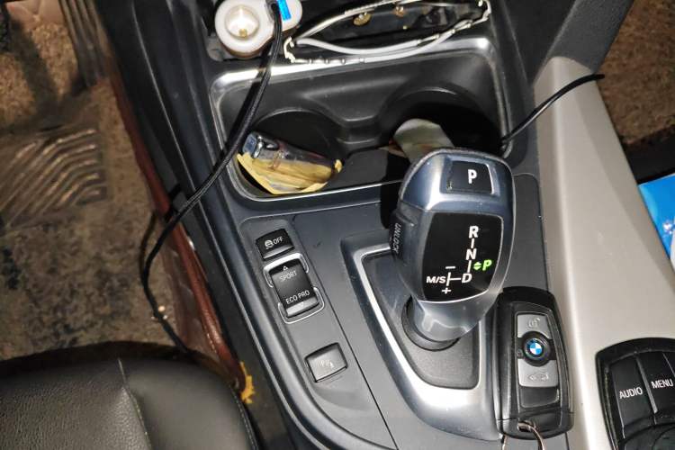 Used BMW 3 Series 2015 320Li Luxury Edition Fashion Model
