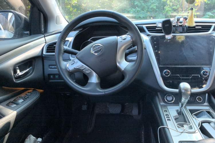 Used Nissan Murano 2021 2.5L XL Two-Wheel Drive Smart Connect Luxury Edition Steering Wheel