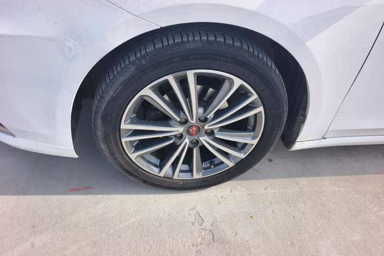 Used Roewe i6 2020 PLUS 1.6L CVT 4G Connected Glory Flagship Edition
