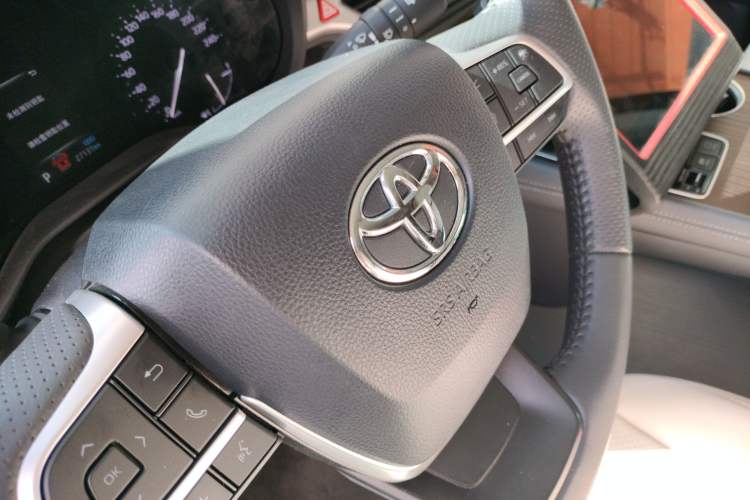 Used Toyota SIENNA 2024 2.5L Hybrid Comfort Edition Vehicle Key