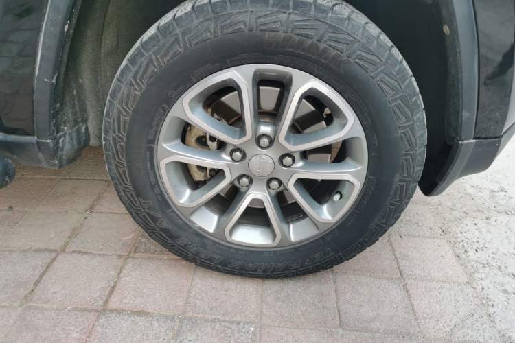 Used Jeep Grand Cherokee 2011 Revised 3.6L Luxury Navigation Edition