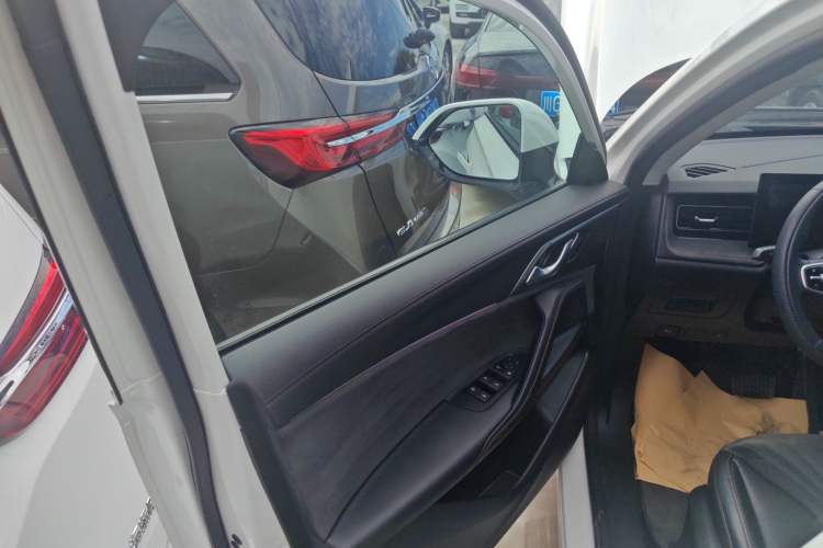 Used Roewe D5X DMH 2024 135 Tech Edition
