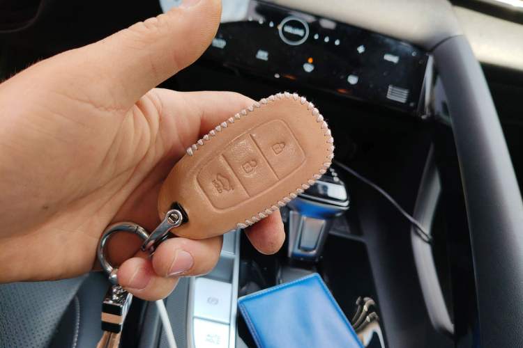 Used Hyundai Elantra 2021 1.5L CVT LUX Prestige Edition Vehicle Key