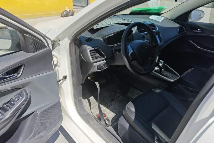 Used Ford Escort 2017 Happiness Edition 1.5L Automatic Fashion Version Driver Seat