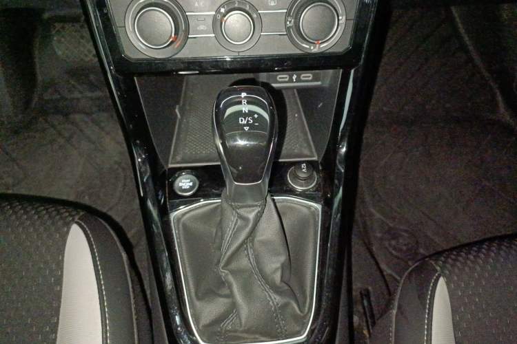 Used Volkswagen Tacqua 2023 200TSI DSG Joy-Connect Edition