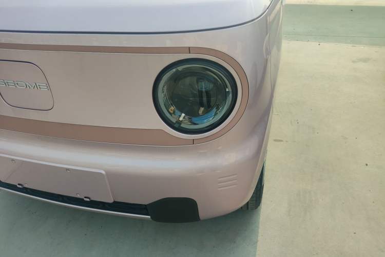 Used Geely Galaxy Panda 2024 Panda Mini 200km Endurance Bear Left Front Headlight