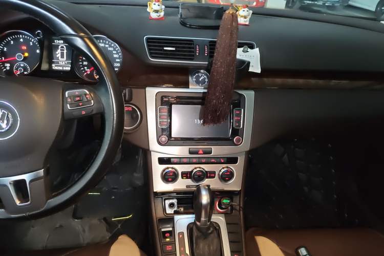 Used Volkswagen Magotan 2015 Travel Edition 2.0 TSI Comfort Version