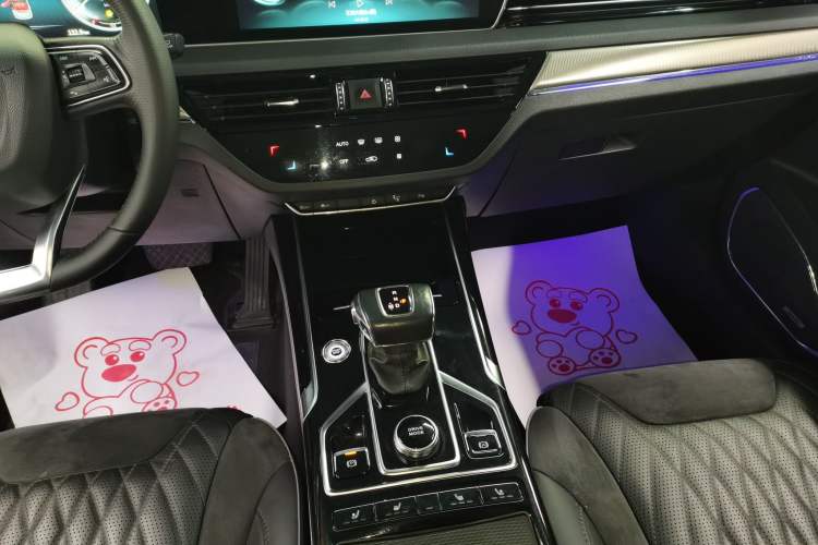 Used Hongqi HS5 2022 Facelifted Version 2.0T Smart Connect Flagship All-Wheel-Drive Edition
